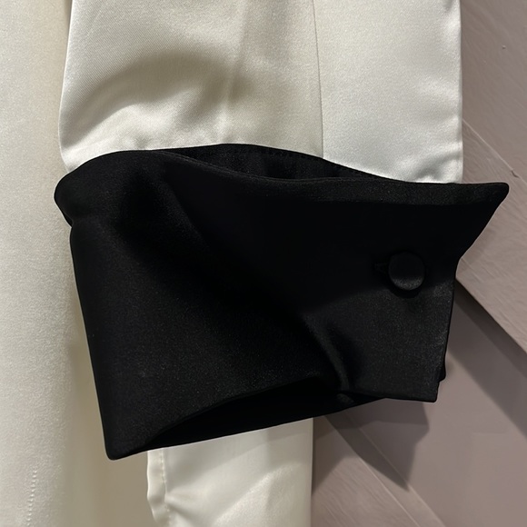 Massimo Dutti Studio tuxedo style silky oversized button up dress cream/black M - Picture 2 of 14